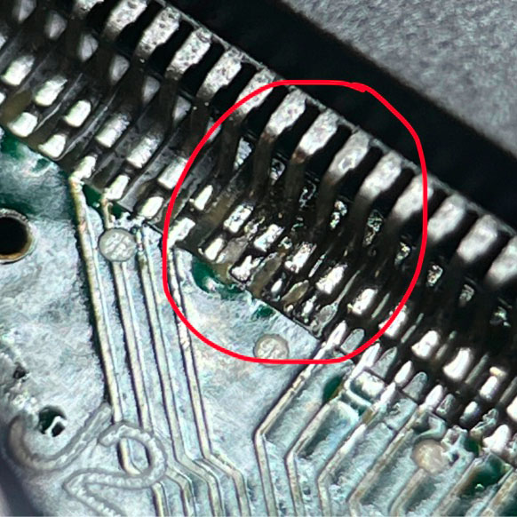 Repair log (nic034) : NeoGeo AES 3-4, problème graphique (logo snk et lignes horizontales)