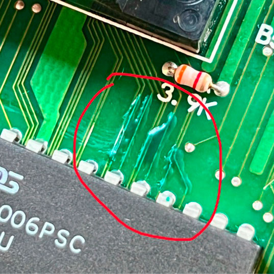 Repair log (nic034) – NeoGeo AES 3-6 de Fonzitto, problème de son, corrosion proche z80